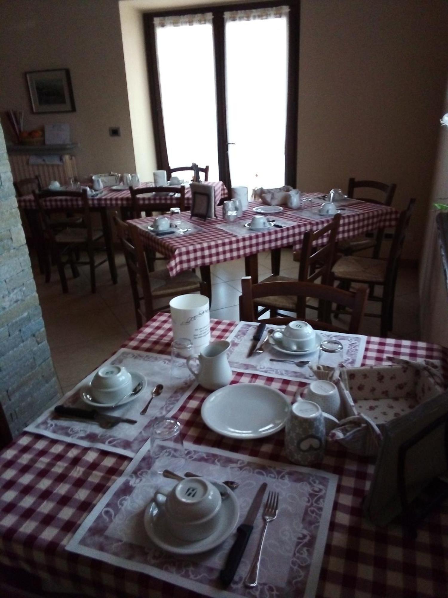 Agriturismo Ai Pruesot Bagnolo Piemonte Eksteriør billede