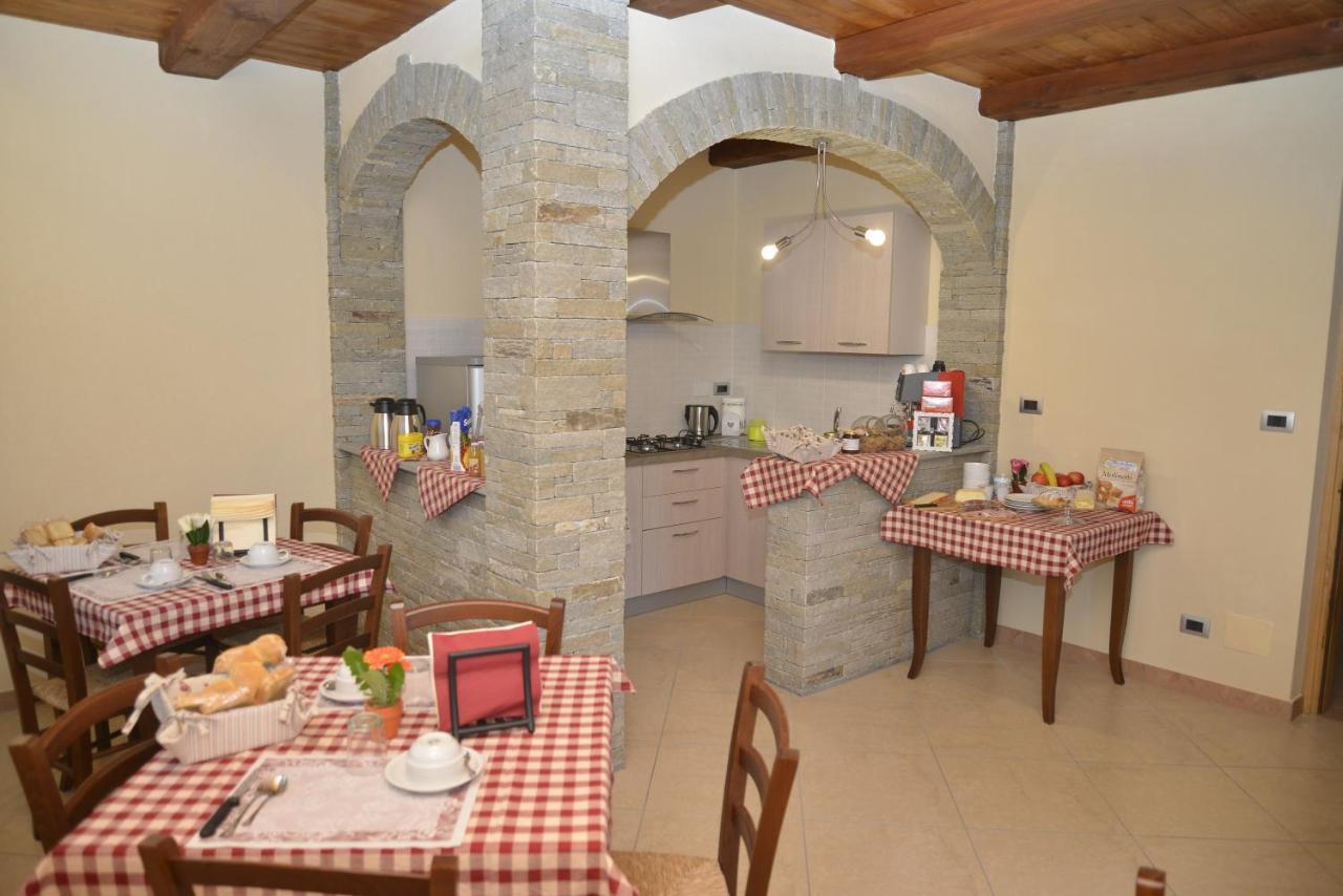 Agriturismo Ai Pruesot Bagnolo Piemonte Eksteriør billede