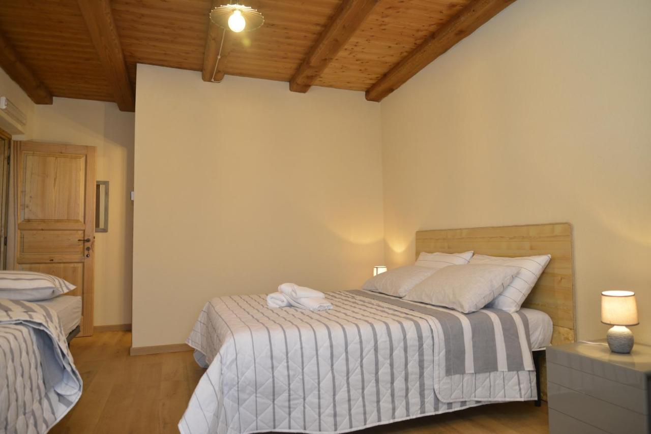 Agriturismo Ai Pruesot Bagnolo Piemonte Eksteriør billede