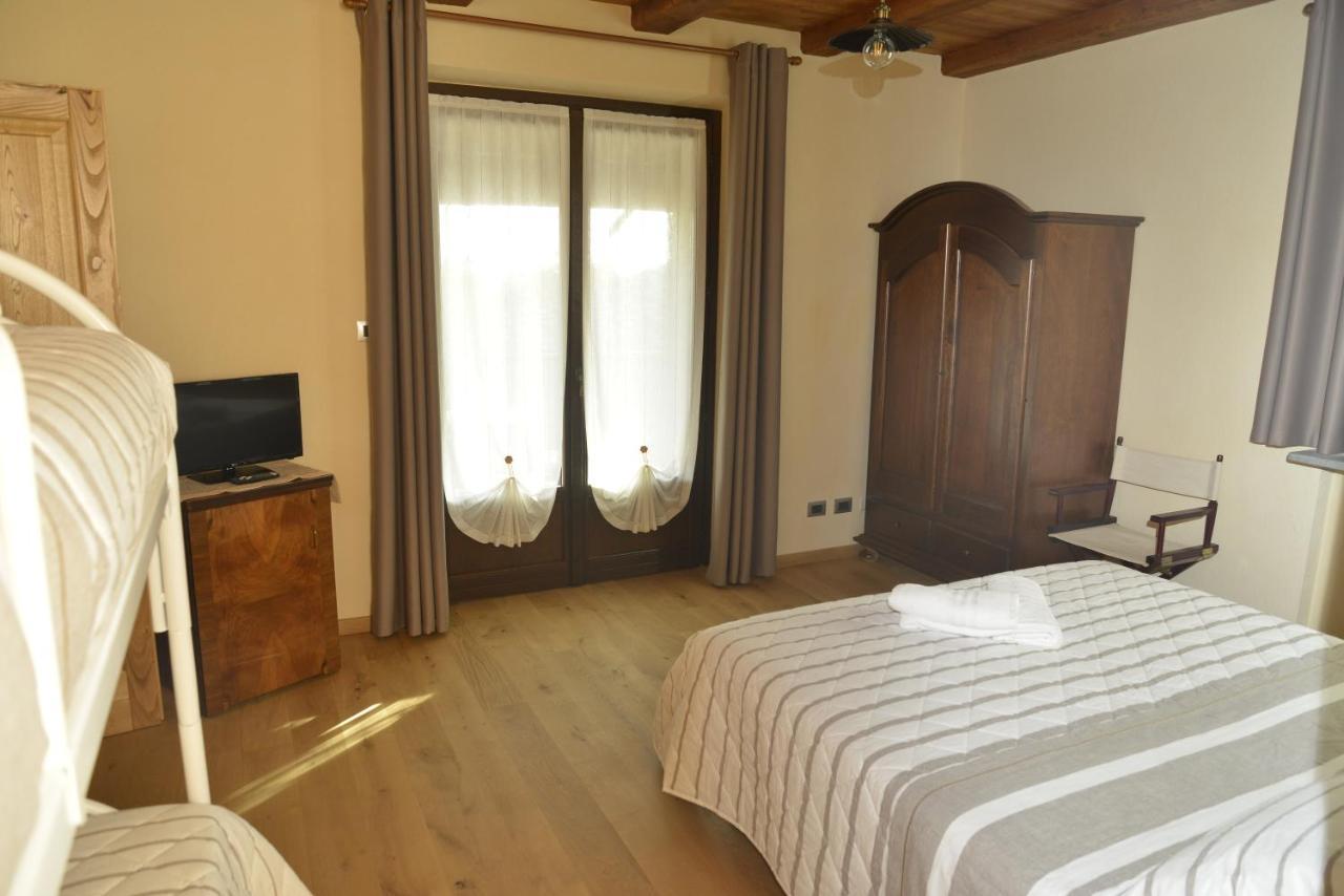 Agriturismo Ai Pruesot Bagnolo Piemonte Eksteriør billede