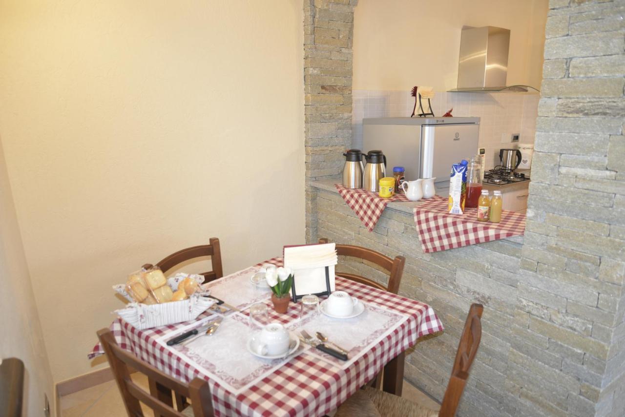 Agriturismo Ai Pruesot Bagnolo Piemonte Eksteriør billede